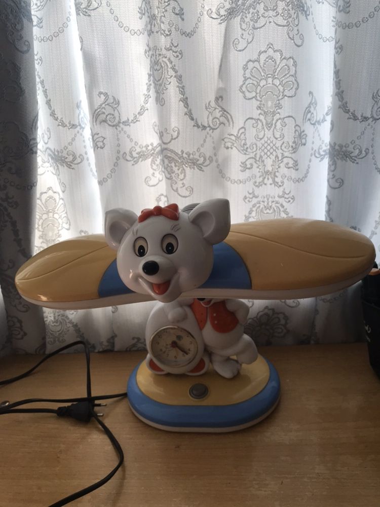 Продам светильник с часами