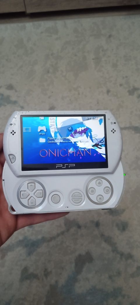 Продам белую psp go
