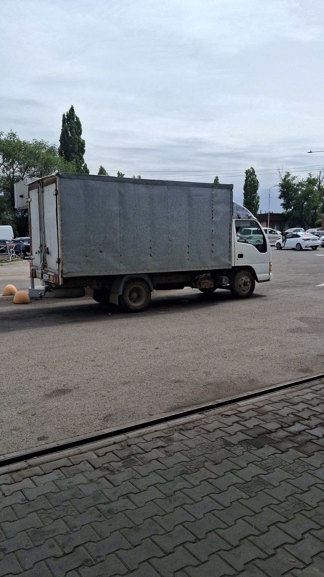 Вывоз строительного мусора старой мебели ветки деревьев вывоз хлама