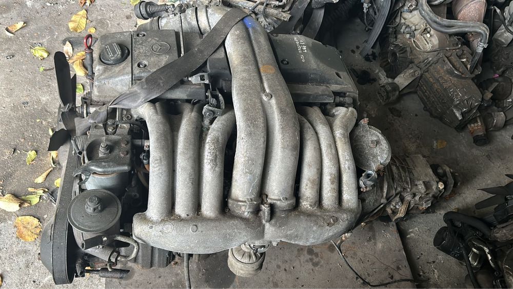 Двигателя Мерседеса M102 ОM606 без турбо OM602D2.5 MERCEDES M111 Вито