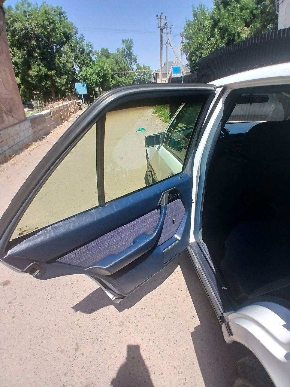 Продам Мерс 124 е230