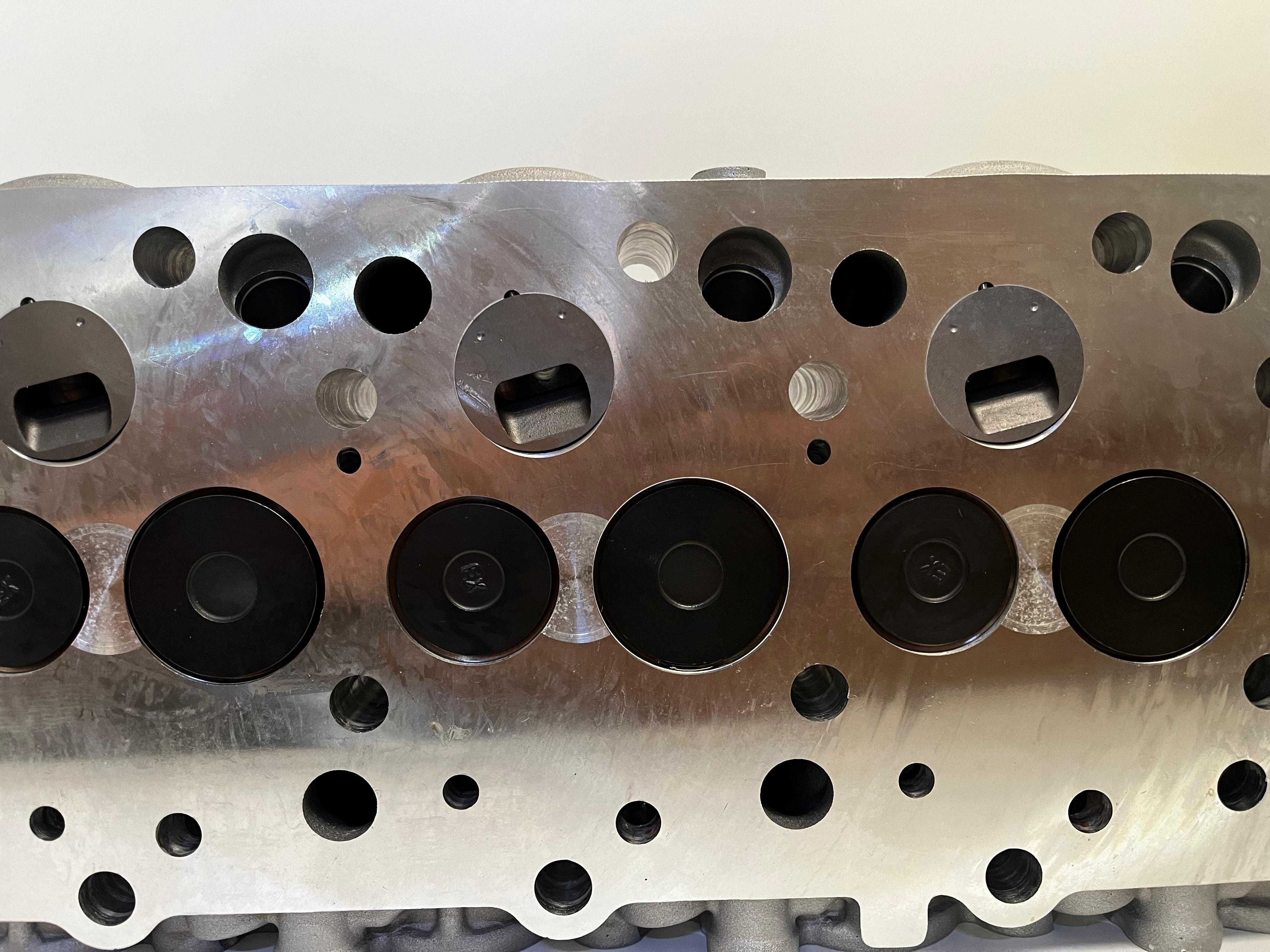 Головка блока сборе на Toyota 3RZ катушка