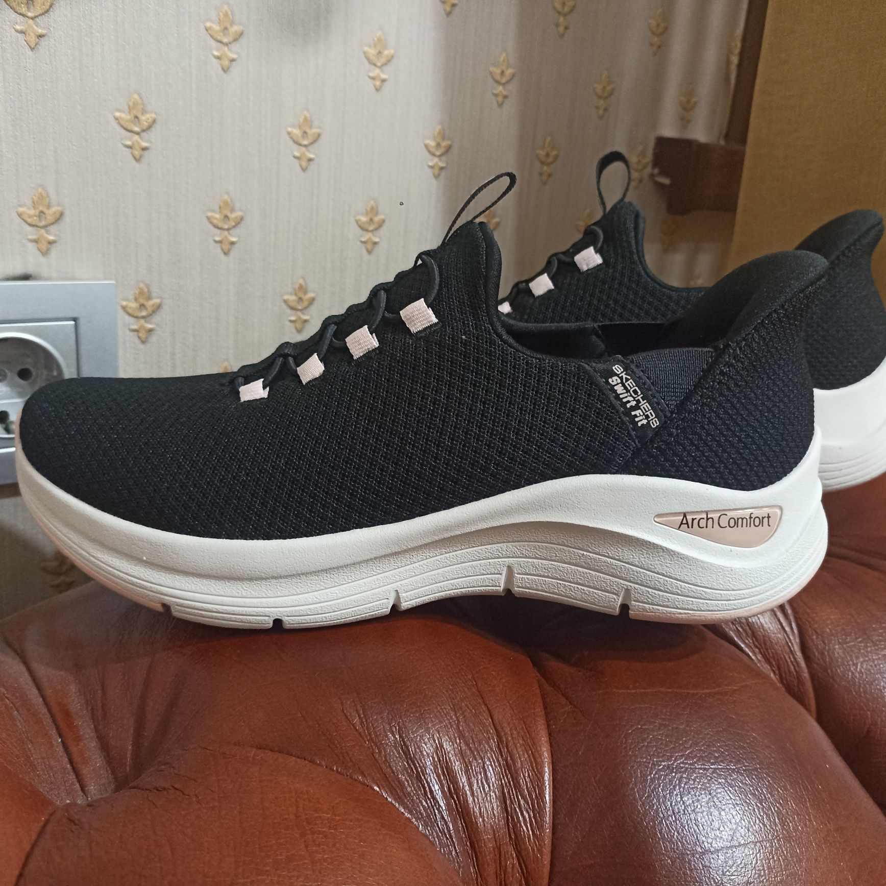 Женские кроссовки Skechers