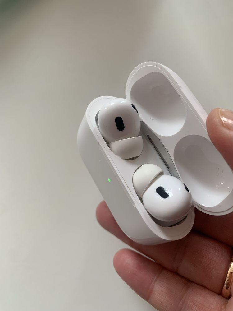 Airpods оригинал