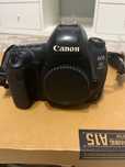 Фотокамера Canon EOS 5D Mark IV Body