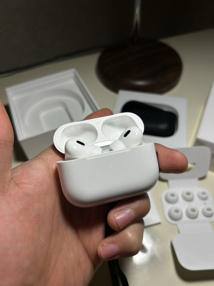 Apple AirPods Pro 2 (Lightning)