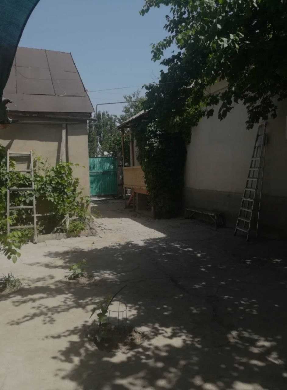 Продается два дома в одном дворе
