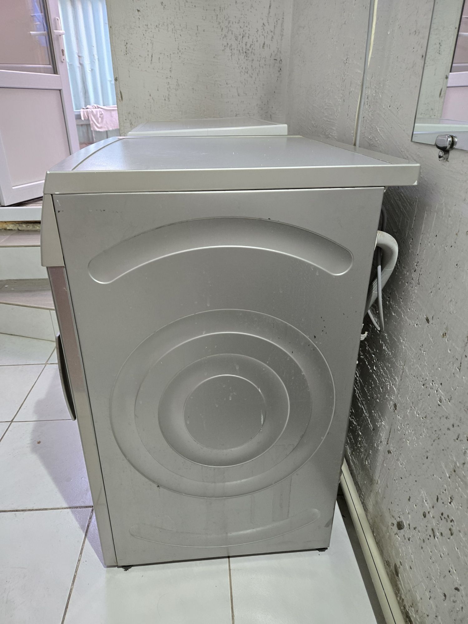 Стиральная машинка Bosch.