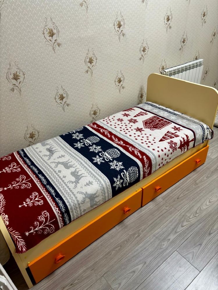 Продам детский спальный гарнитур