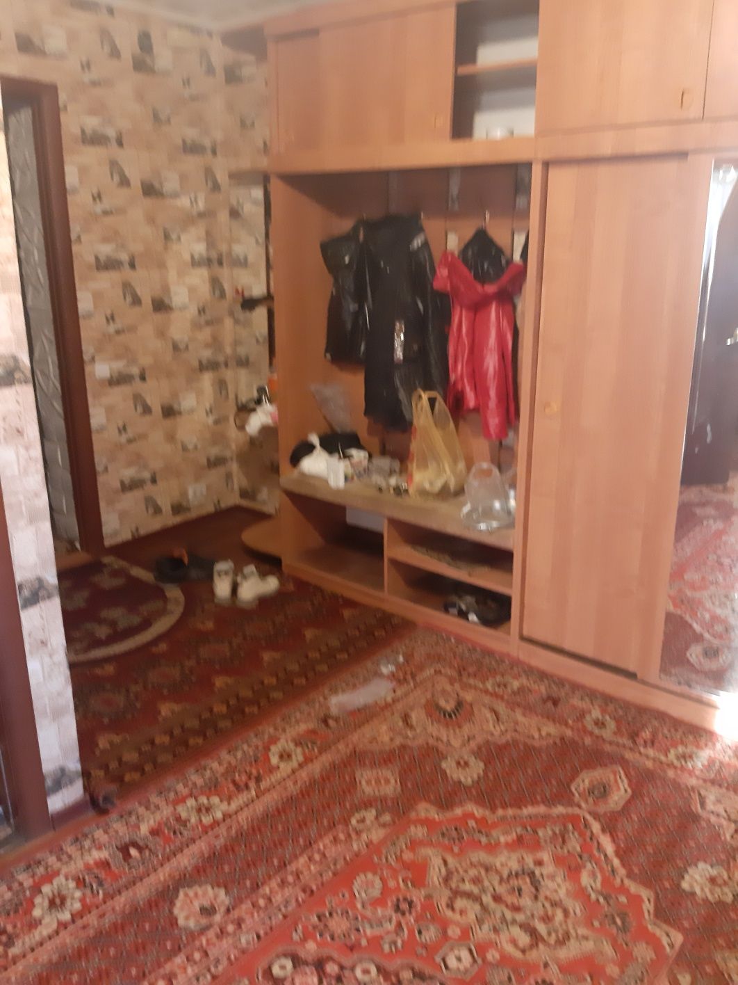 Продам трёхкомнанную квартиртиру или обмен на ква-ру или дом в г.Акс