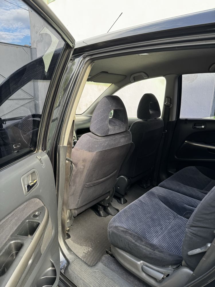 Продаю машину Honda Stream!!