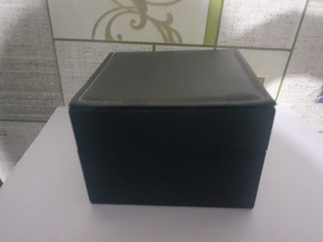 Коробка  из  под  часов