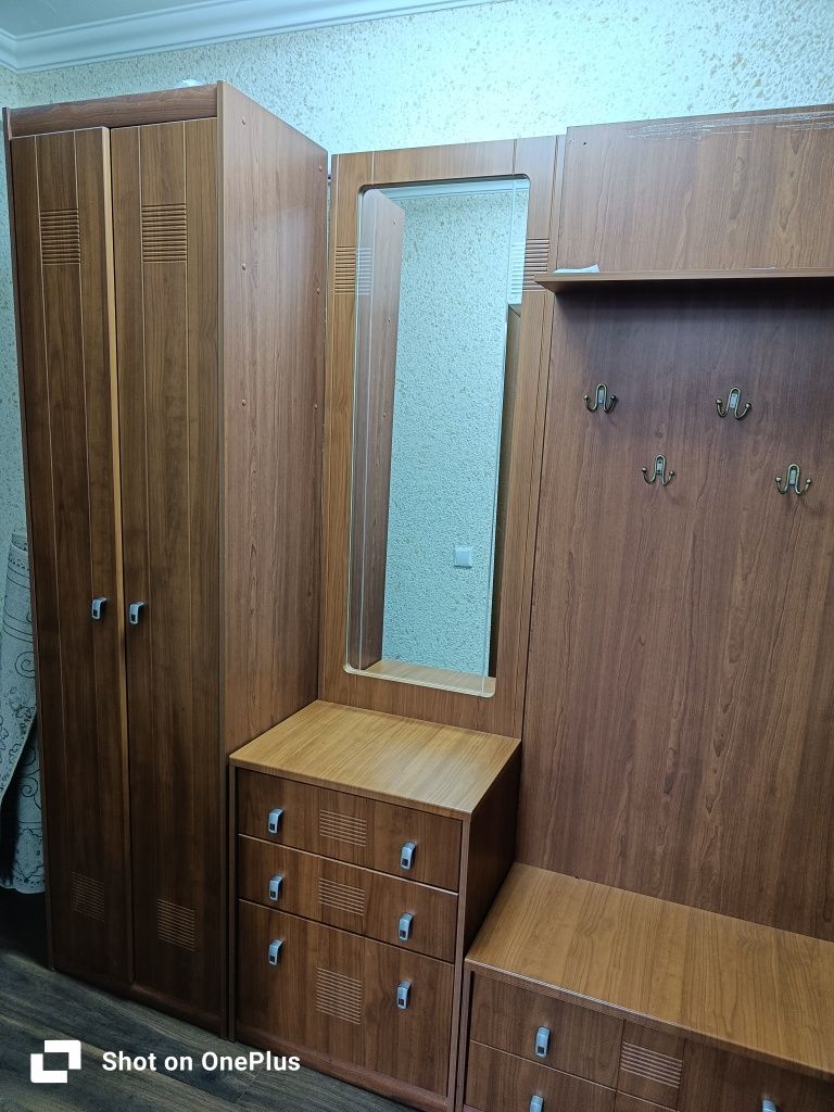Продам шкаф в прихожку