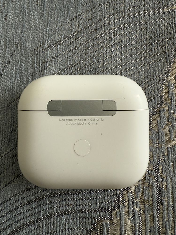 Продам наушники AirPods
