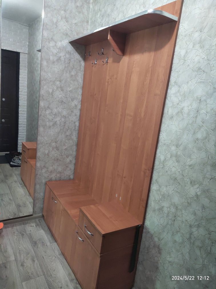 Продам отличную прихожую