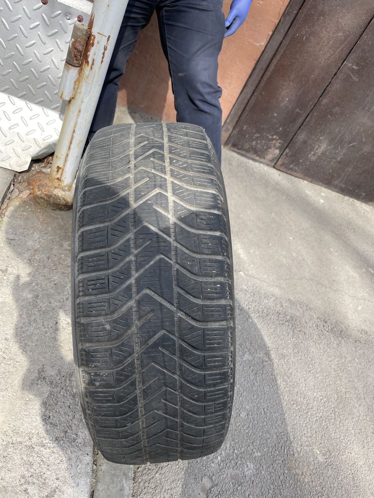 Шины, размер 205/55 R16 в хорошем состоянии