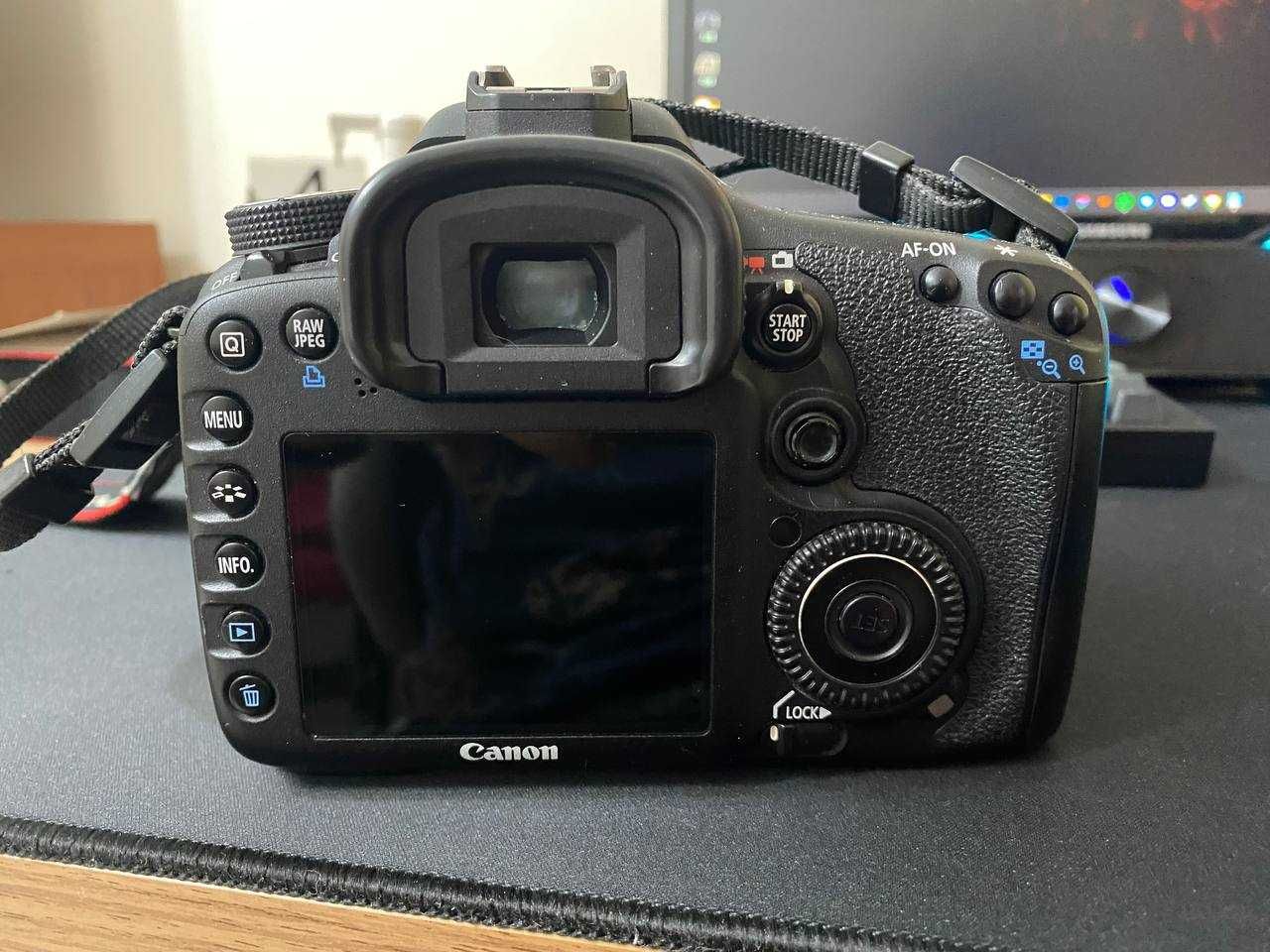 Полупрофессиональный фотоаппарат Canon 7d