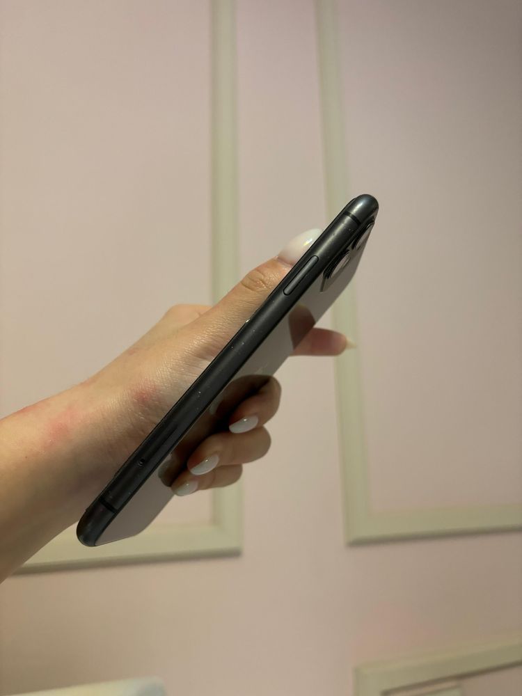 iphone 11 64gb в идеальном состояние , без царапин