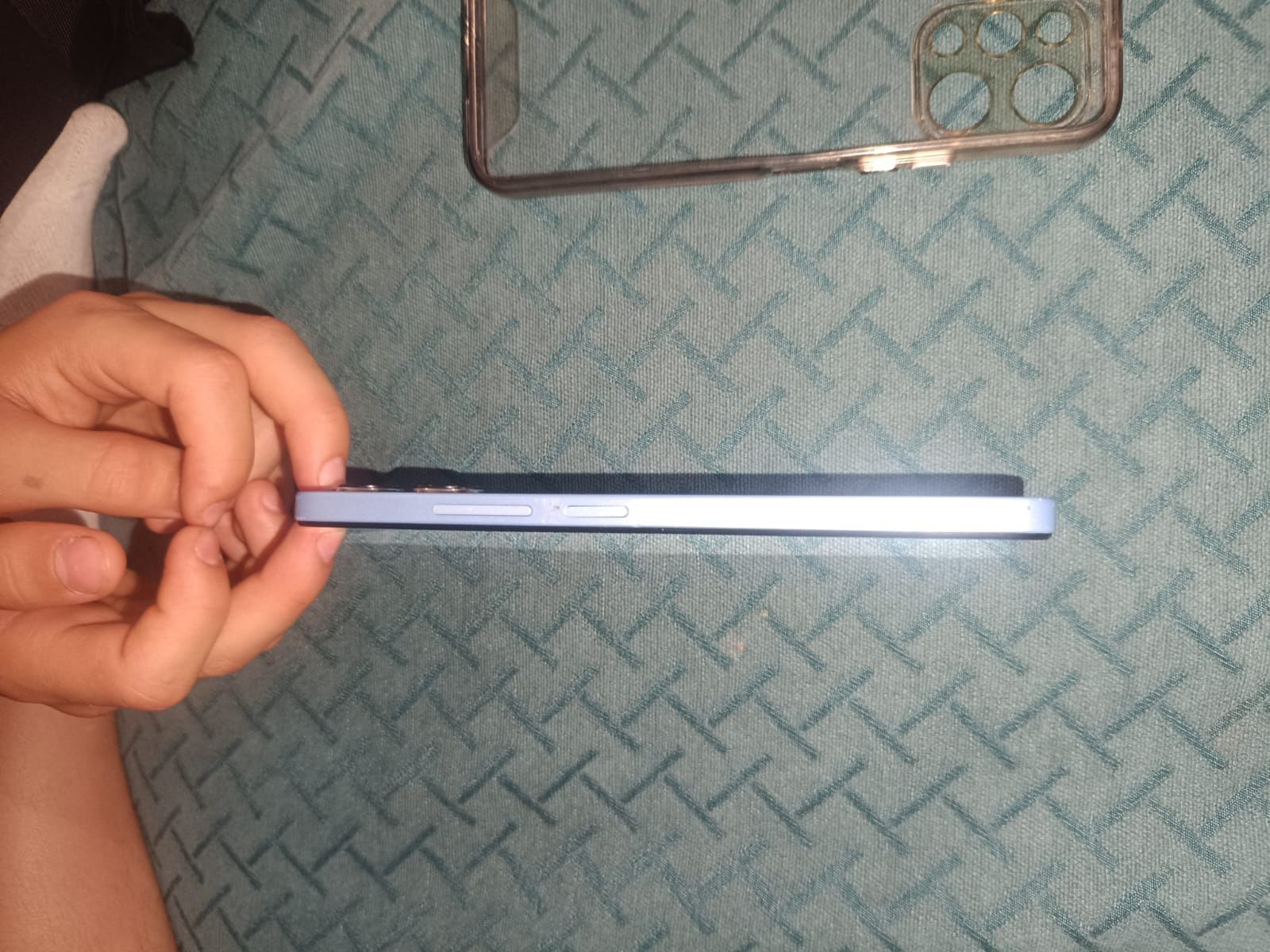 Продаю телефон Redmi 12