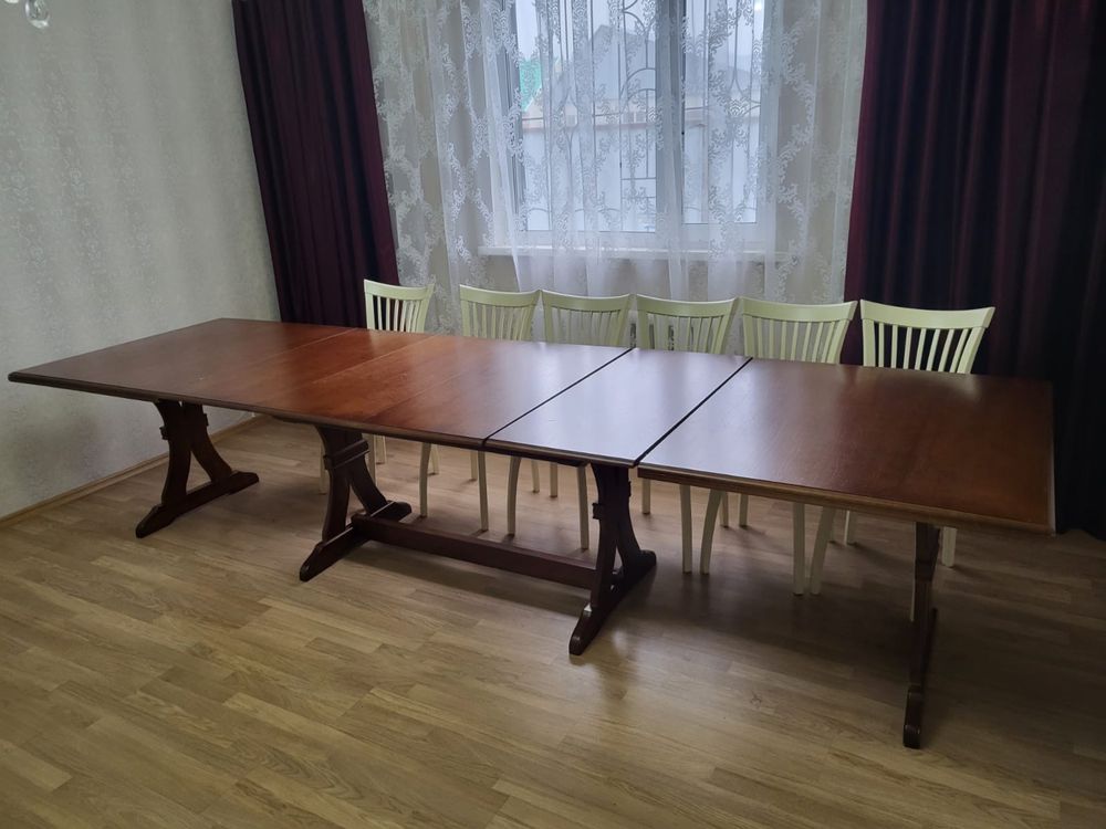 Продам Стол в хорошем состоянии