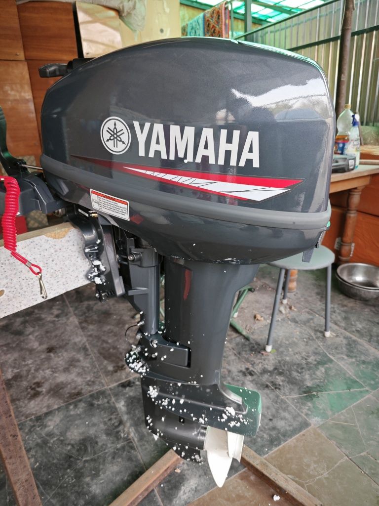 Продам лодочный мотор YAMAHA 9.9-15 новый китайский вес 36кг