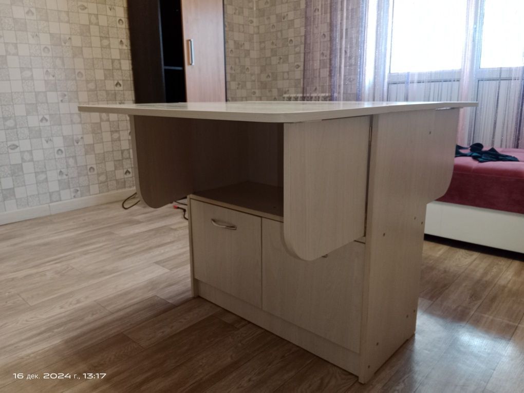 Продам стол-книжку