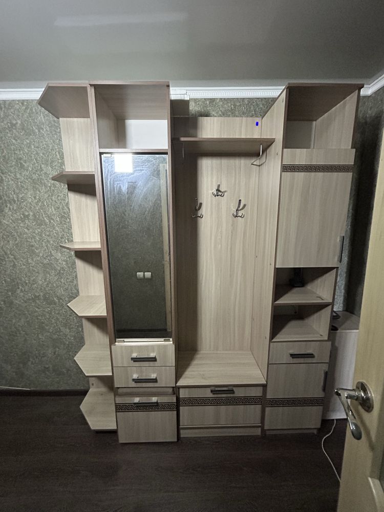 Продам прихожую !!!