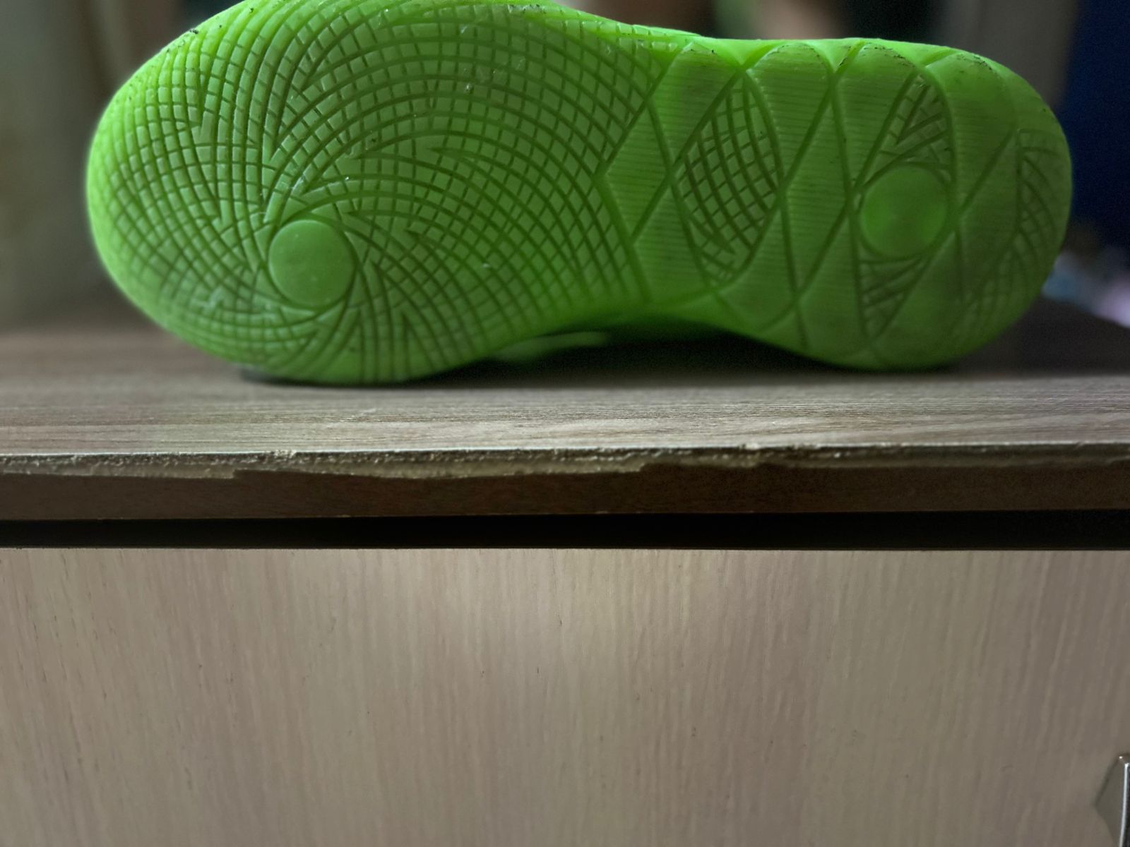 Продаю стильные кроссовки Li-Ning (42р)  в отличном состоянии 


---