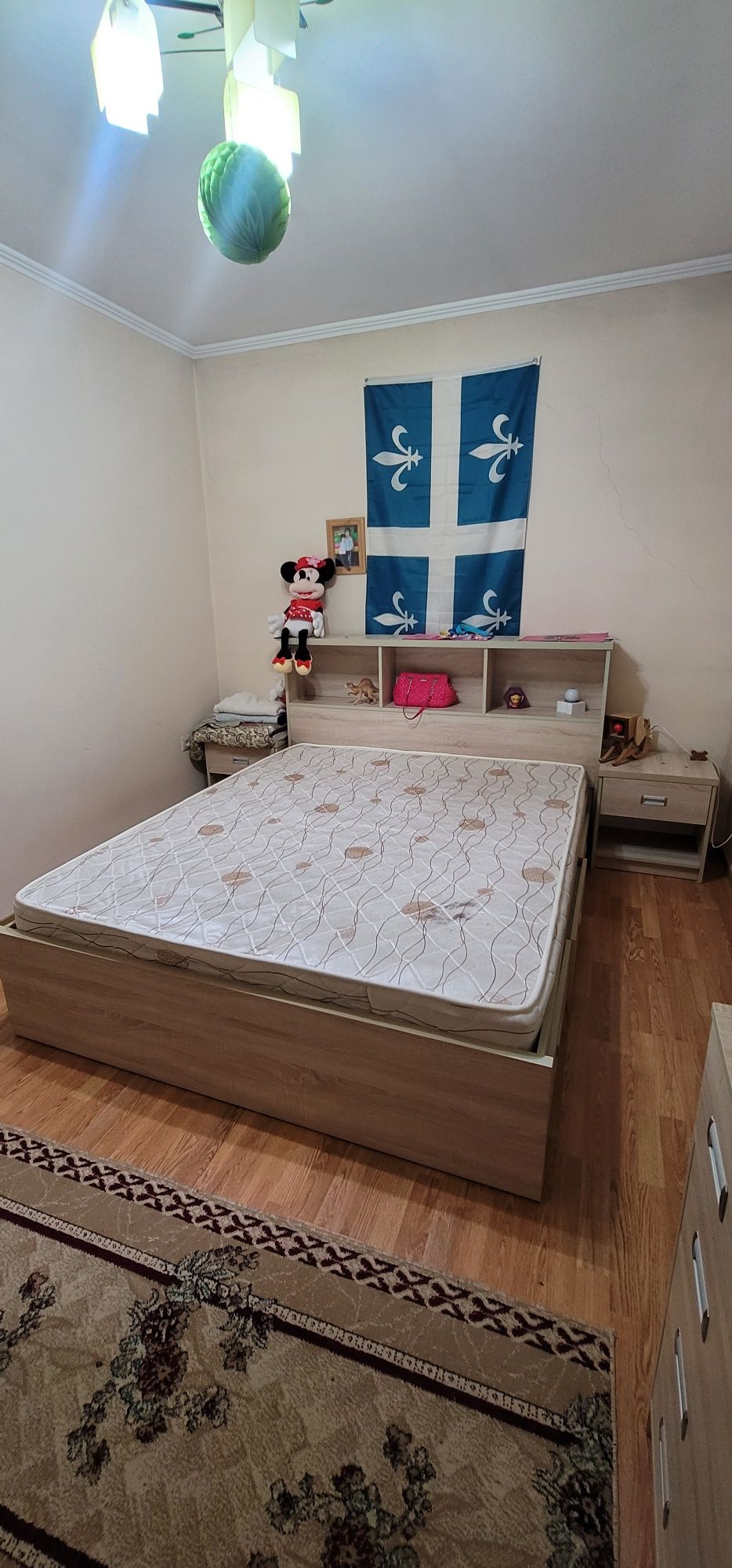 Продам двуспальную кровать