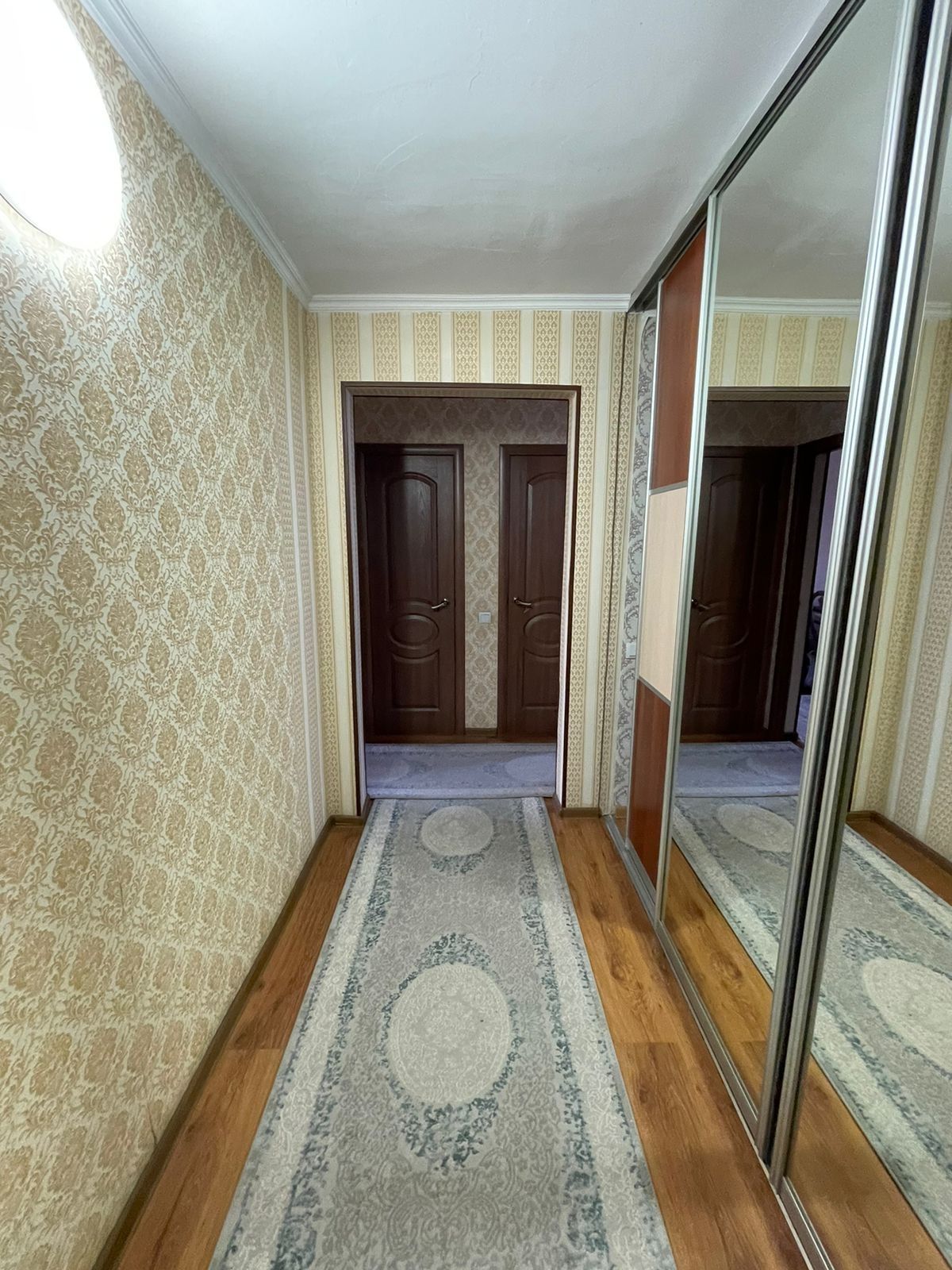 Продам 2 комн.район Юность!