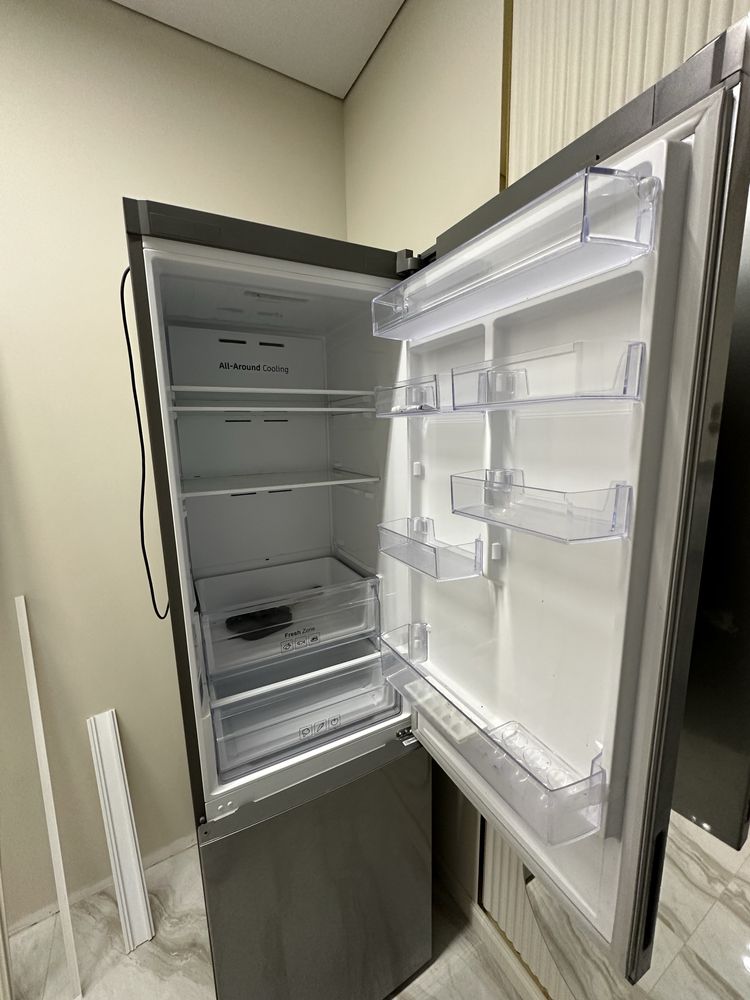 Продам холодильник Samsung RB30J3000SA (No Frost)