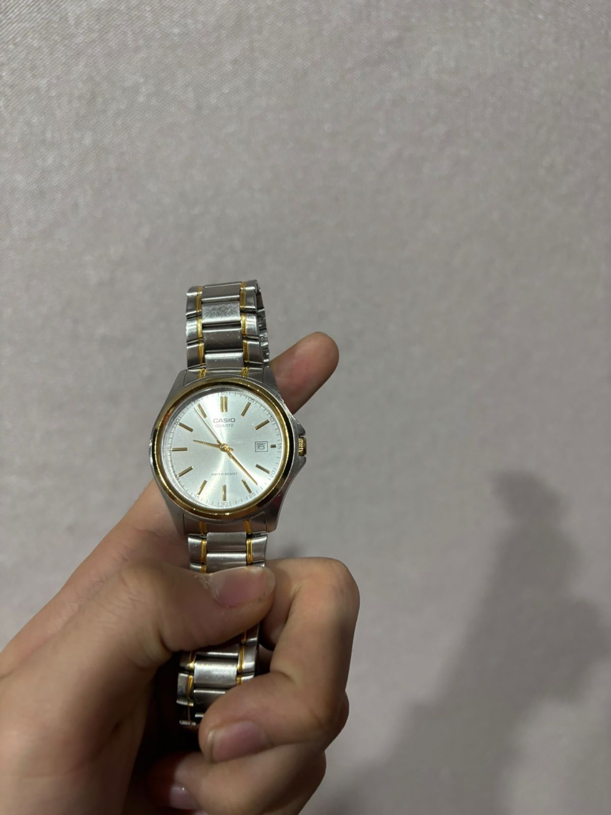 Продам Японские наручные часы с круглом корпусе Casio LTP-1183G-7A