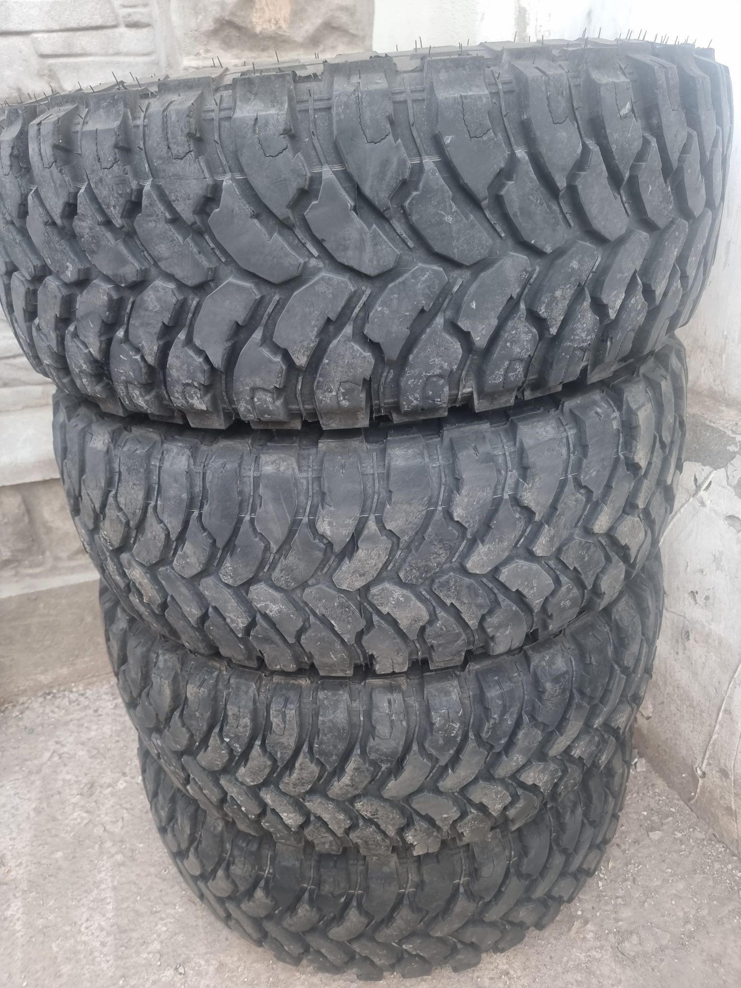 Комплект резины Comforser MT