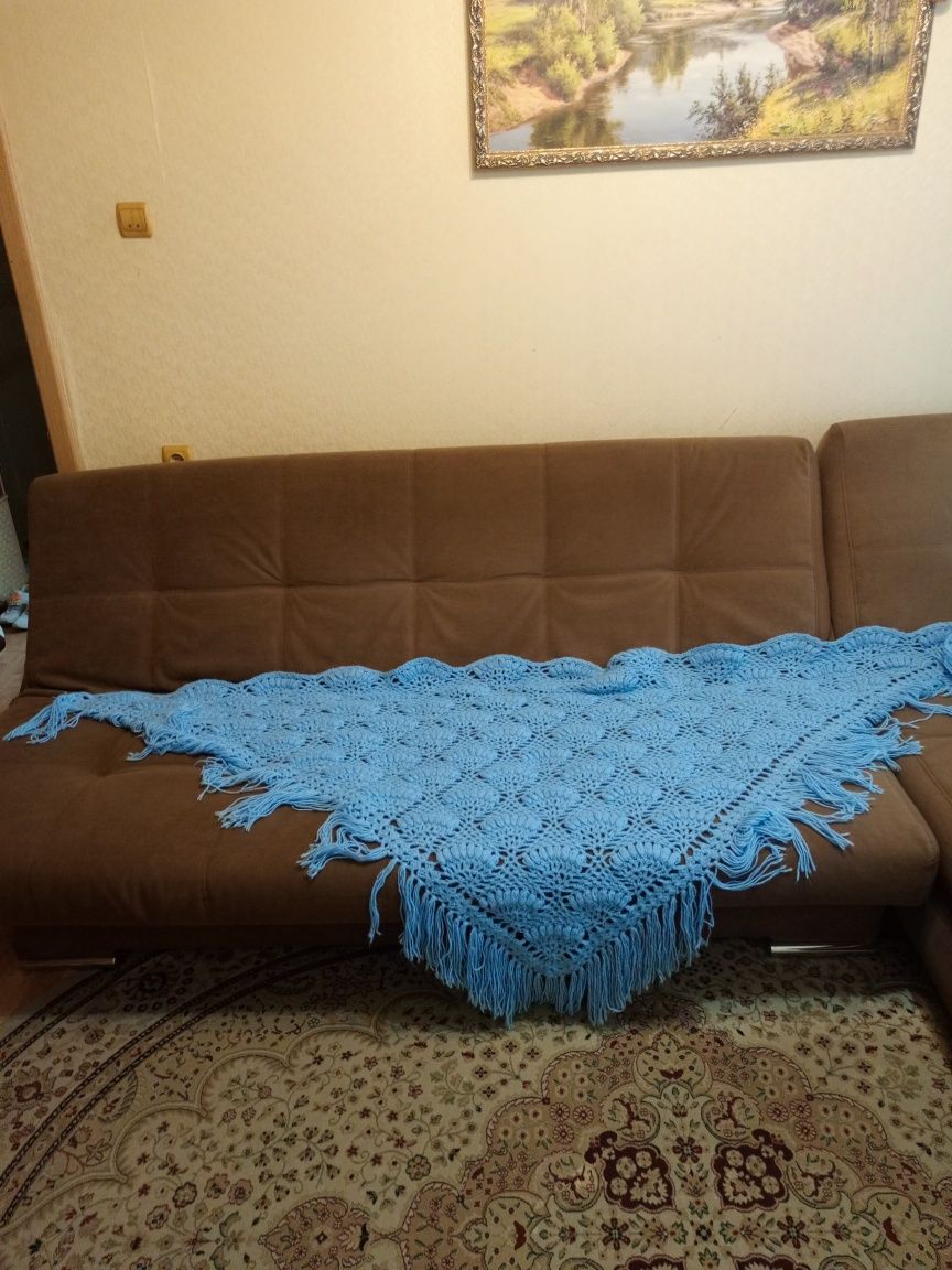 Платок ручной работы, голубой.