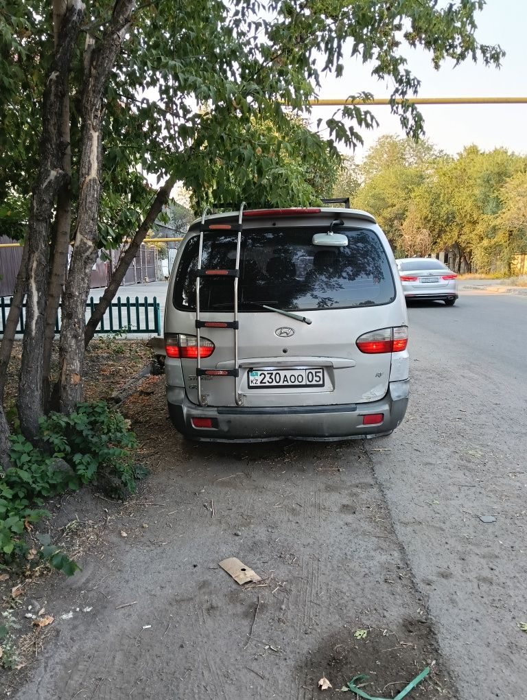 Hyundai Starex 2004