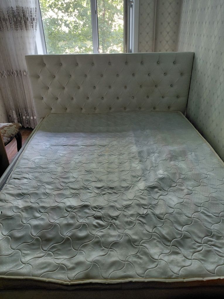 Спальный диван бесплатно.