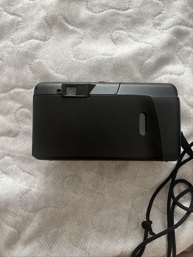 Продаю плёночный фотоаппарат Olympus Superzoom 80G