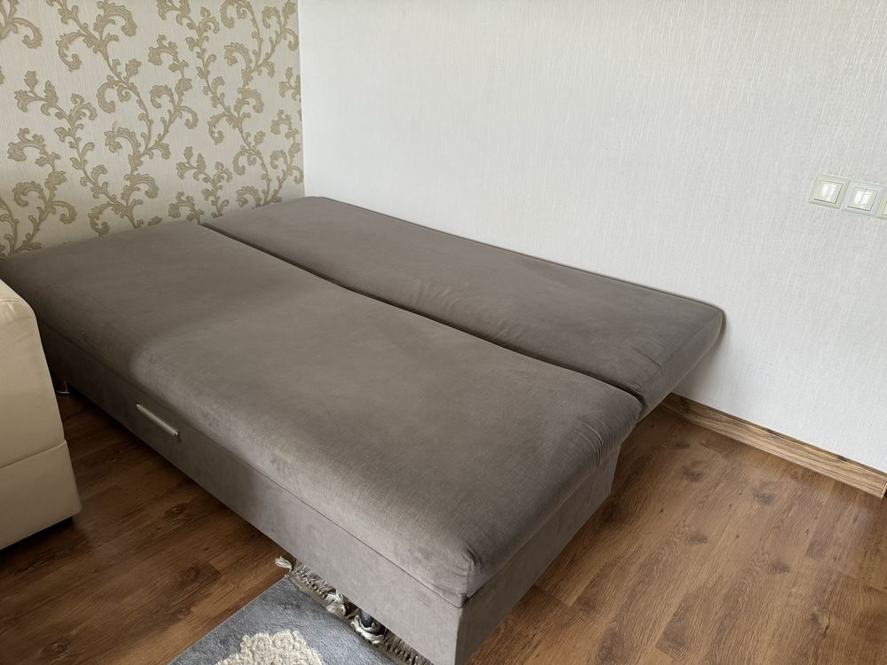 Продам диван тахту б/у требует химчистки