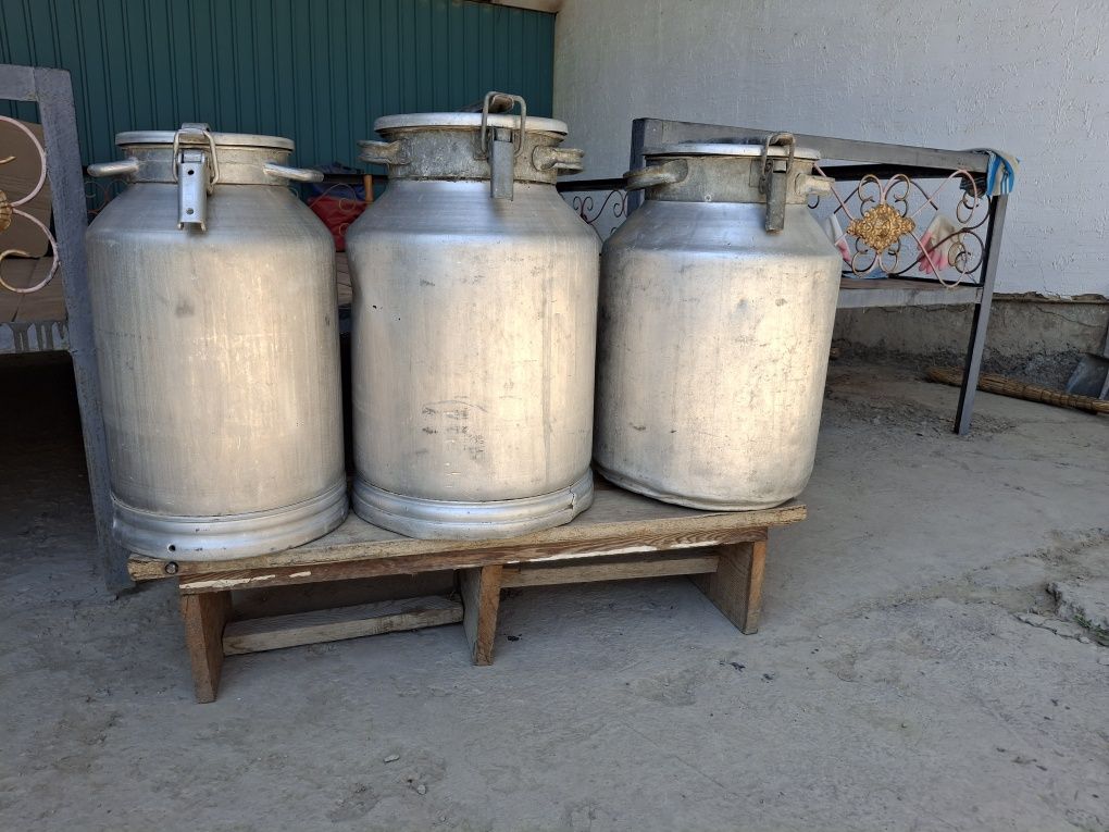 Продам алюминевую флягу 40л. ,25л.