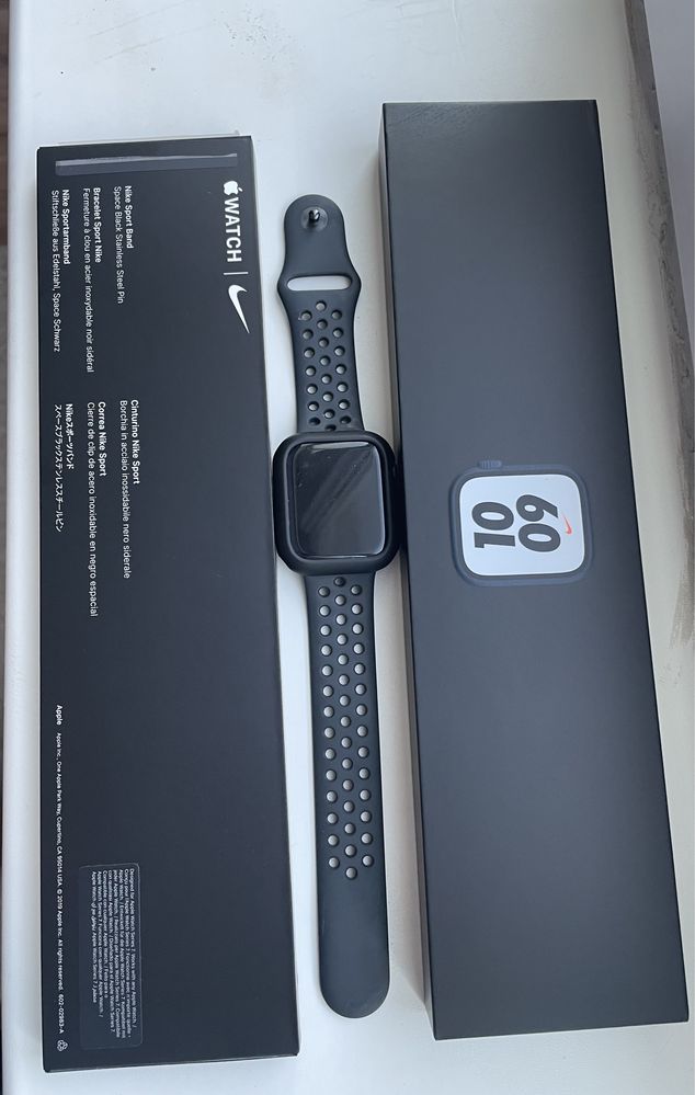 Iphone 12 Pro Apple Watch 7 series 45 mm