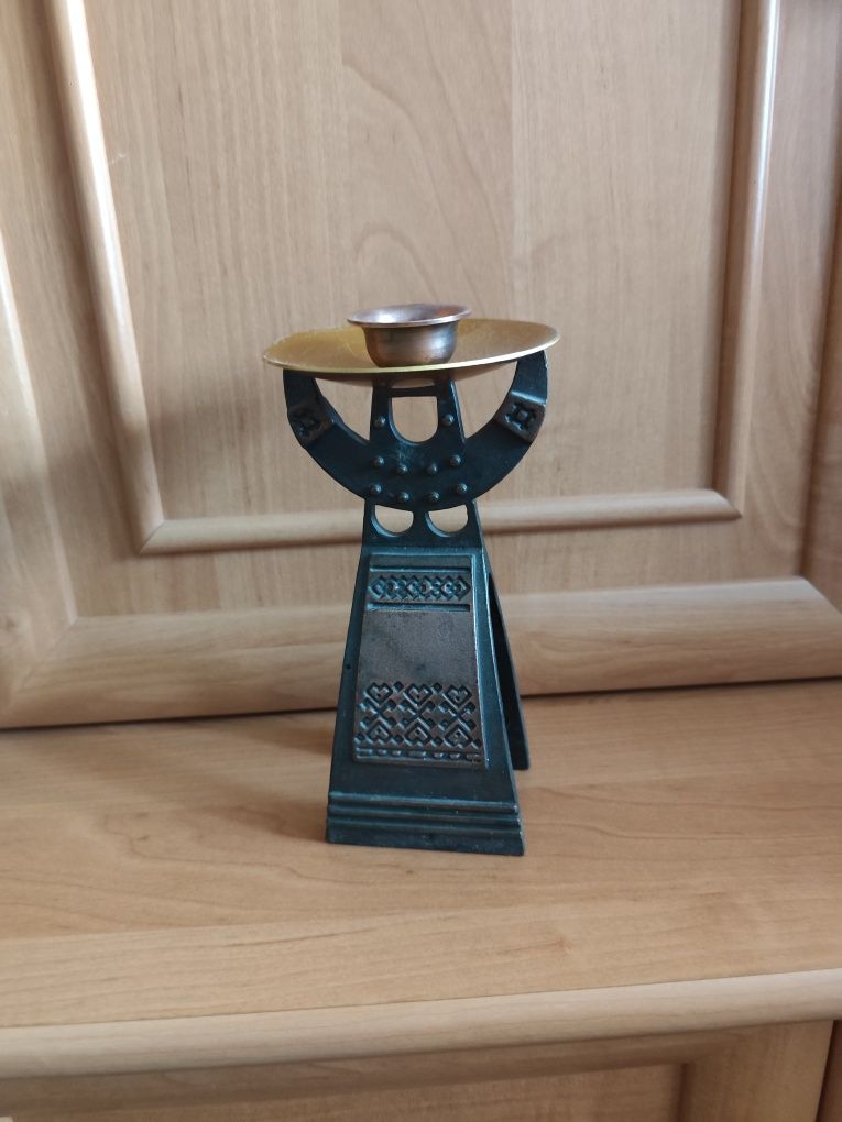Продам подсвечник бронзовый