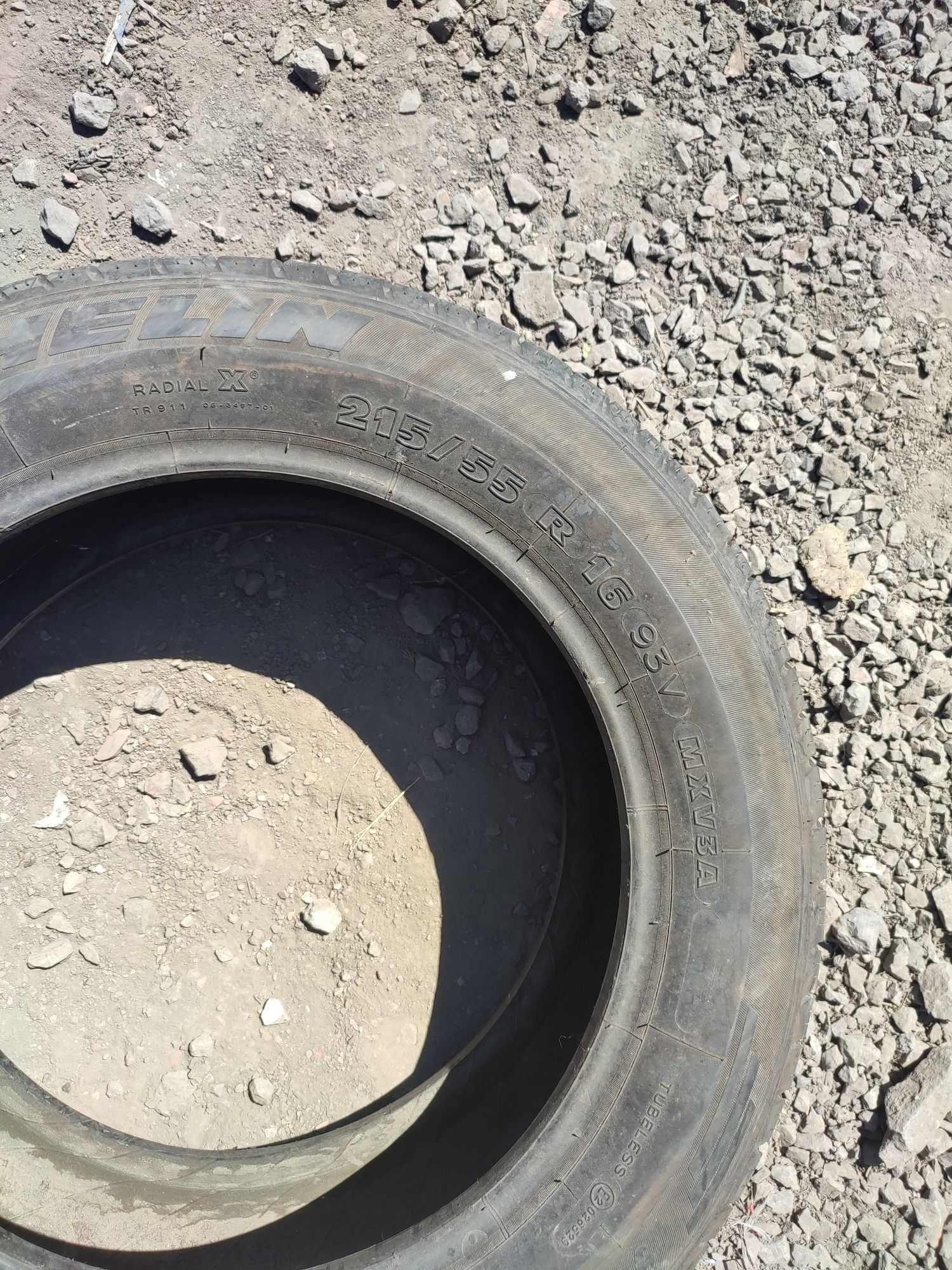 Шина безккмерка размер 215/55 R16