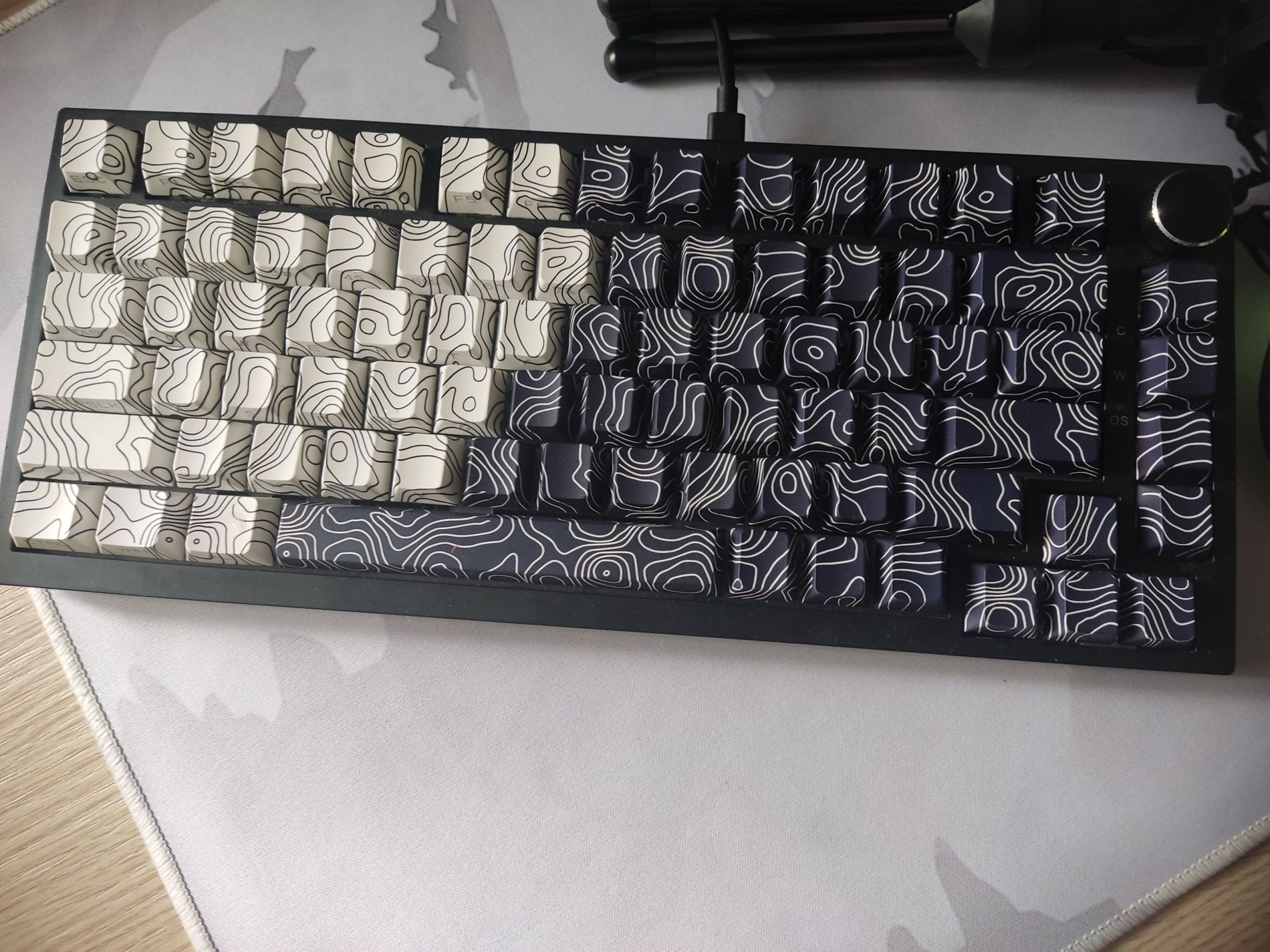 Ajazz ak 820 белые свитчи