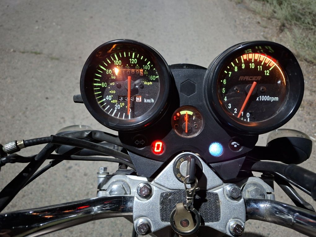 Продаю мотоцикл imperiya moto racer
YX250-C5B 
С постановкой на учёт с