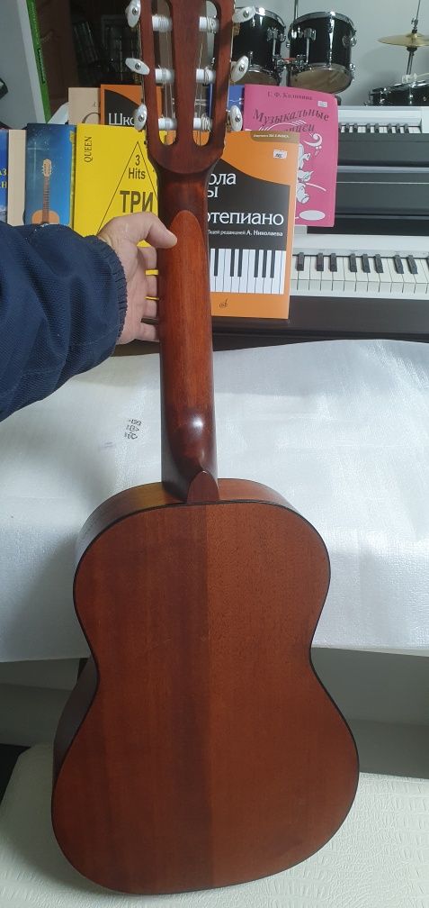 Продам гитару 1,2