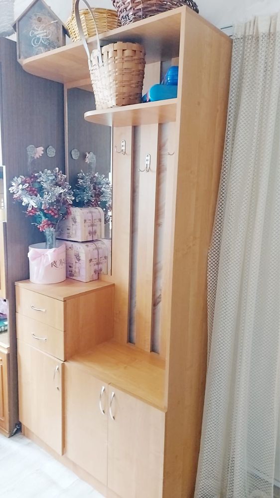 Стенка в прихожую