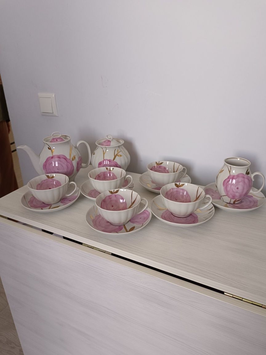 Продам сервиз чайный Дулево
