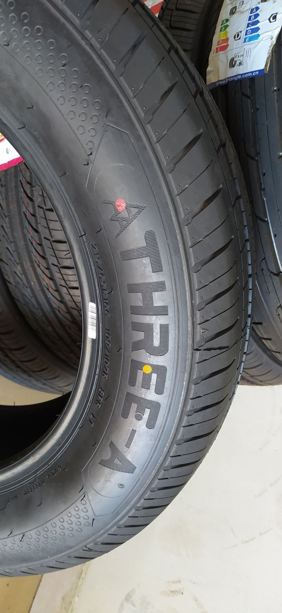 THREE-A 215/65R16C EFFITRAC 109/107T