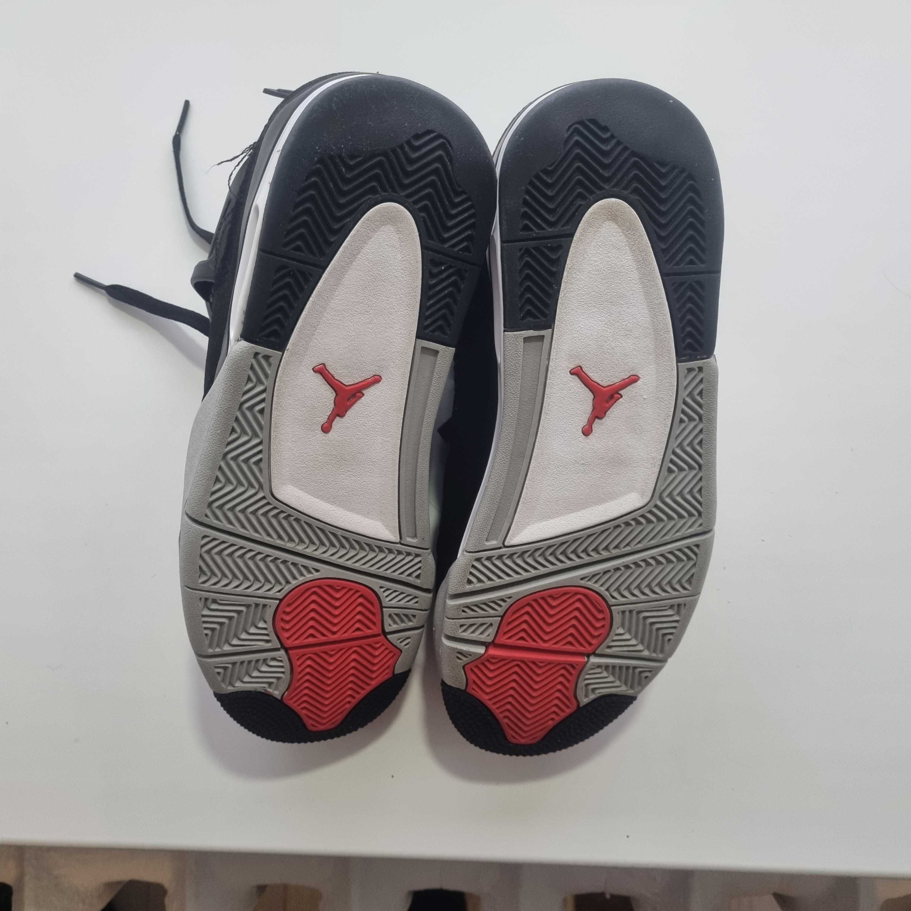 Кроссовки Nike Air Jordan 4 в новом состоянии. Размер 44,5.