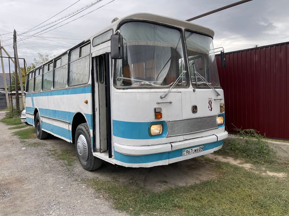 Ретро автобус ЛАЗ 695 СССР советский ретро авто